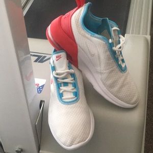 Nike Air Max, White Running Shoes, Size 7 1/2